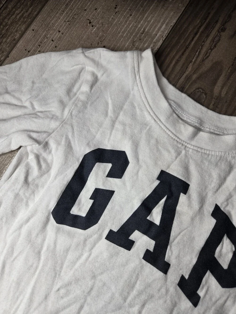 baby gap brannan's favorites kids long-sleeve logo tee in white size 12-18m euc